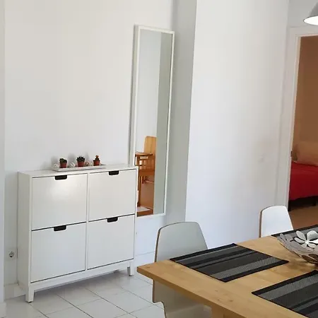 Junto A La Playa. Apartament